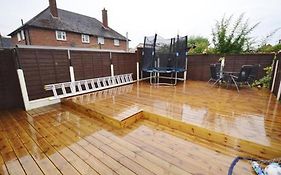 Fabulous 3 Bedroom House , Sleeps Up To 5-7 Guest.